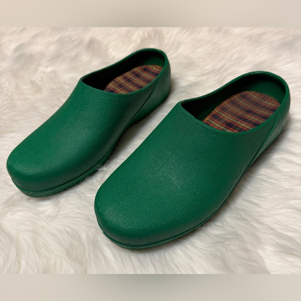 Jolly Vintage 1970s Fashion Classic Garden Clogs. Rare Find.